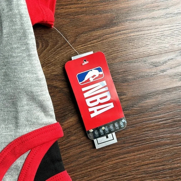 NWT Chicago Bulls Baby Onesie Set | (3) Chicago Bulls Baby Onesies | Chicago - Picture 3 of 9